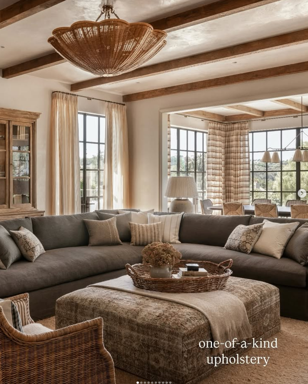 Reference interior: living room studied for upholstery and materials.